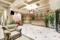 Lobby Ramada by Wyndham Flushing Queens