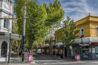 Exterior Oaks Melbourne South Yarra Suites