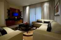 Common Space Shangri-La Hotel Apartments Qaryat Al Beri