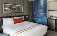 Bilik Tidur 5 The Grand Winnipeg Airport Hotel by Lakeview