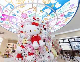 Lobi 2 Hotel Okinawa With Sanrio Characters