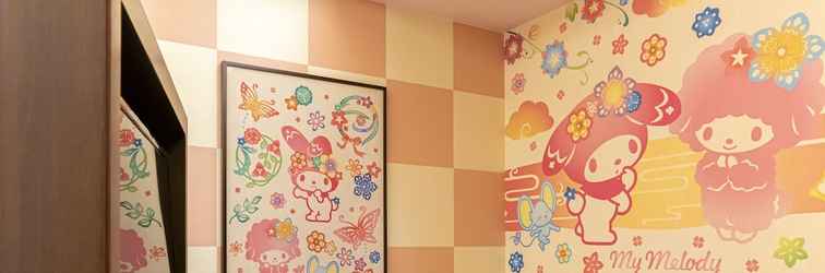 Lobi Hotel Okinawa With Sanrio Characters