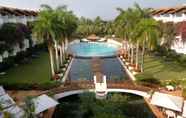 Kolam Renang 2 Lanka Princess All Inclusive Hotel