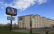 Exterior 2 Pomeroy Inn & Suites Hotel Dawson Creek