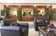 Lobi 5 Pomeroy Inn & Suites Hotel Dawson Creek