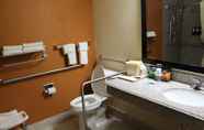 Toilet Kamar 4 Best Western Kenosha Inn