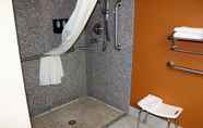 In-room Bathroom 6 Best Western Kenosha Inn