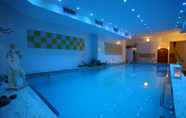 Swimming Pool 2 Hotel Bellevue Benessere & Relax