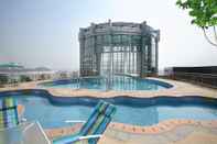 สระว่ายน้ำ Fuyang International Trade Center Hotel