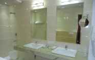 In-room Bathroom 2 Hotel PK Residency