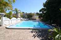 Swimming Pool Venice Beach Villas