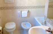 Toilet Kamar 3 Hotel Serenissima