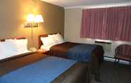 Bedroom 5 Bangor Inn & Suites