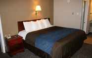 Bedroom 7 Bangor Inn & Suites