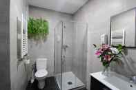 In-room Bathroom Roisa Centro