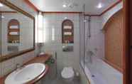 In-room Bathroom 5 Sunborn London