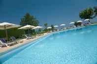 Swimming Pool Hotel Emilia