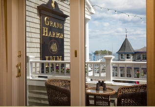 Exterior 4 Grand Harbor Inn