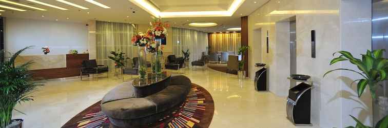 Sảnh chờ Ramada by Wyndham Abu Dhabi Corniche