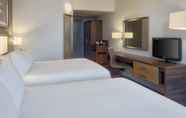 Bedroom 4 DoubleTree by Hilton Hotel London - Chelsea