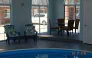 Swimming Pool 3 Carriage House Inn
