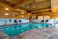 Swimming Pool Comfort Suites Redding - Shasta Lake