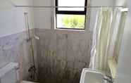 In-room Bathroom 3 Casa Ingrid in Carvoeiro