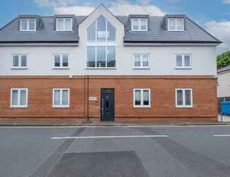 Exterior 2 Carta House Egham Serviced Apartments