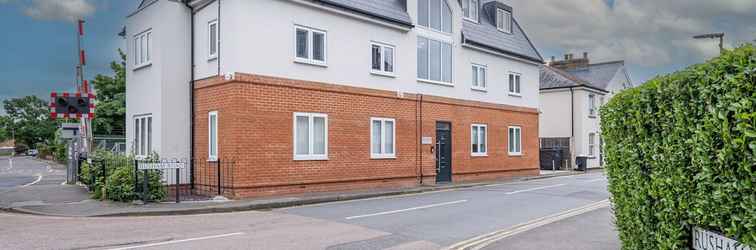 Exterior Carta House Egham Serviced Apartments