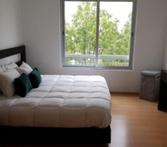 ห้องนอน 2 Spacious Apartment Near Hospitals Universities Malls and Park