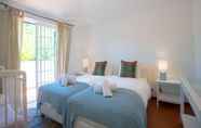 Bedroom 3 Villa Maria AL in Colares