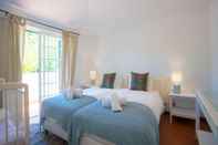 Bedroom Villa Maria AL in Colares