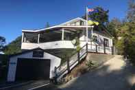 Exterior Bluff Hill Lighthouse B&B