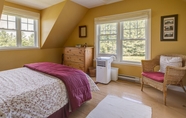 Bedroom 4 Lovely LacBrome 3 Bdrm Lakefront Cottage