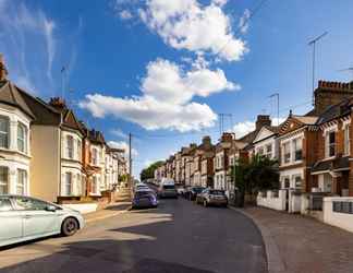 Bangunan 2 The Battersea Flat - Exquisite 2bdr Flat With Terrace