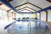 Swimming Pool Luxury 2 Bedroom Holiday Home on Beachside Park