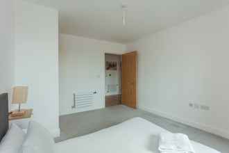 Bilik Tidur 4 Contemporary 1 Bedroom Apartment in Canning Town With Balcony