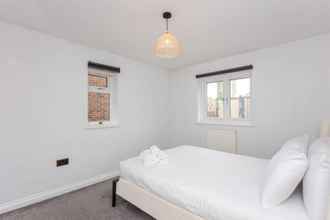 Lainnya 4 Bright 2 Bedroom House in Stratford With Garden