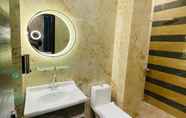 Toilet Kamar 5 Crescent Inn