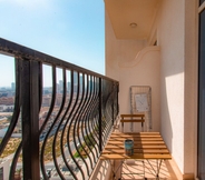 Bedroom 3 Zen studio with panorama city views