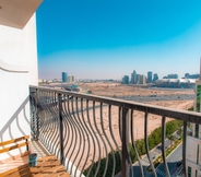 Bedroom 4 Zen studio with panorama city views