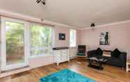 Common Space 7 Homely 2 Bedroom House in Kennington With Garden