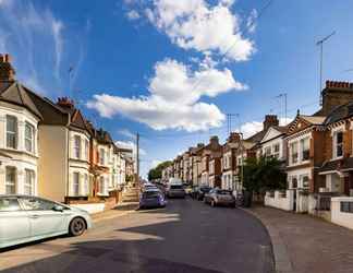 Exterior 2 The Battersea Classic - Charming 2bdr Flat With Study Room