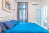 Kamar Tidur Blue Waves