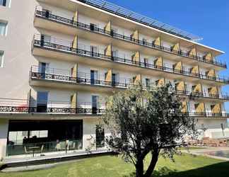 Exterior 2 Golden Tulip Martigues Provence