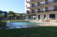 Swimming Pool Golden Tulip Martigues Provence