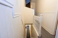 Lobi Captivating 5-bed House in Horwich Bolton