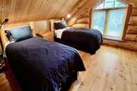 Bedroom Luxury Log Chalet | Pool + Private HotTub | Ski In/Out | Overlooking Greywolf GC