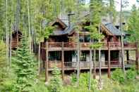 Exterior Luxury Log Chalet | Pool + Private HotTub | Ski In/Out | Overlooking Greywolf GC