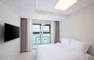 Kamar Tidur 5 Shift Door Residence Hari